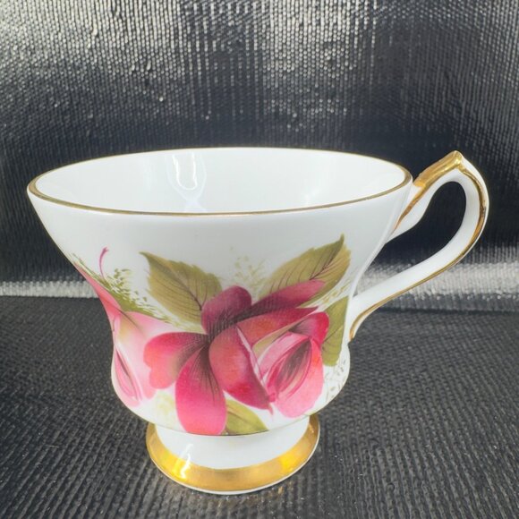 Royal Windsor Fine Bone China Teacup Saucer Set Red Roses Made England Vintage - Picture 9 of 12